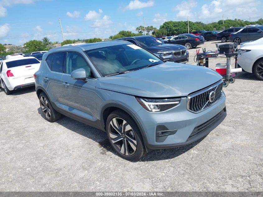 2023 Volvo Xc40 B5 Plus Bright Theme VIN: YV4L12UE7P2072417 Lot: 39802135