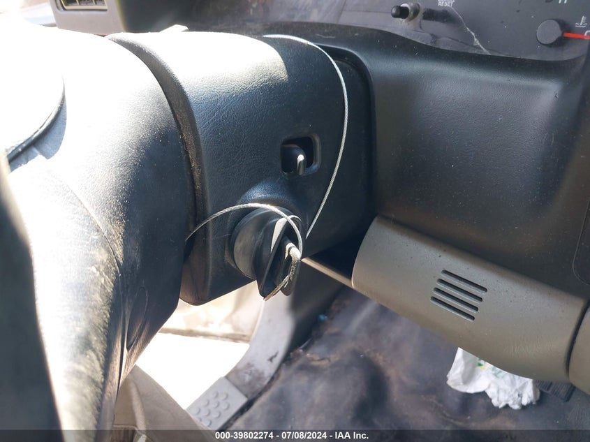 2002 Ford F250 Super Duty VIN: 1FTNX20FX2EA22112 Lot: 39802274