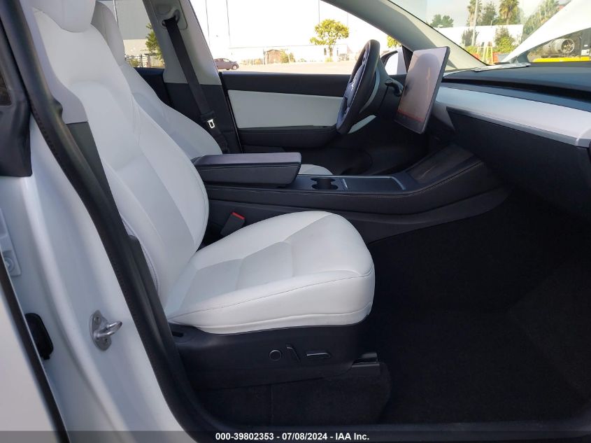 2021 Tesla Model Y Long Range Dual Motor All-Wheel Drive VIN: 5YJYGDEE2MF152086 Lot: 39802353