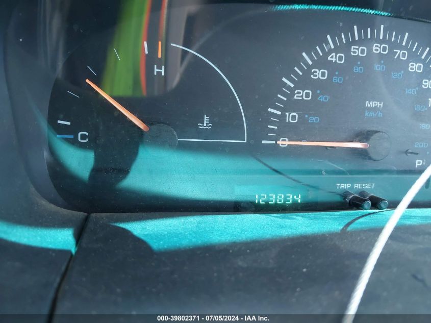 1997 Dodge Caravan VIN: 2B4FP25B7VR204106 Lot: 39802371