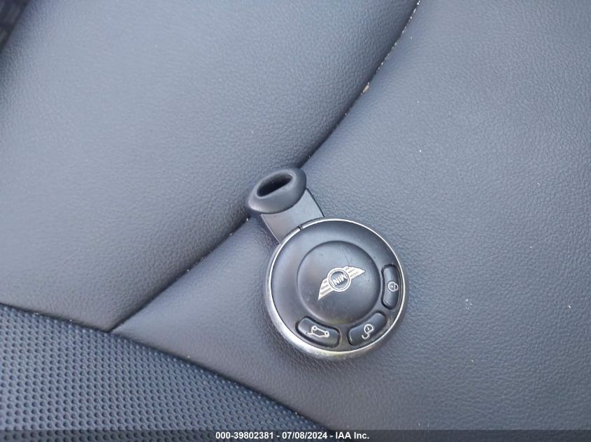 2011 Mini Cooper VIN: WMWSU3C57BT096441 Lot: 39802381