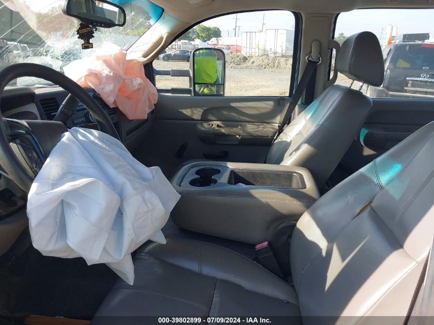 2008 Chevrolet Silverado 3500Hd Work Truck VIN: 1GBJC33628F183847 Lot: 39802899