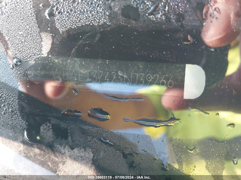 2003 BMW 325I VIN: WBAET37423NJ39266 Lot: 39803119