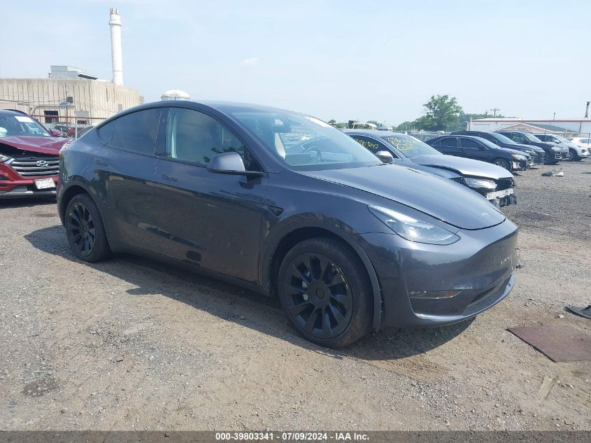 7SAYGDEE4RA221819 2024 TESLA MODEL Y - Image 1