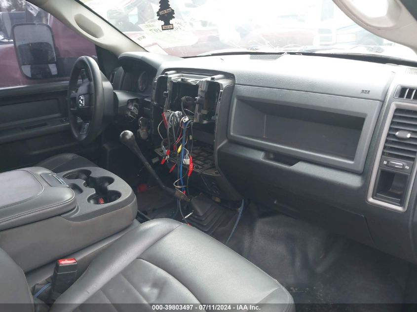 2018 Ram 3500 Tradesman 4X2 8' Box VIN: 3C63RPGL9JG383646 Lot: 39803497