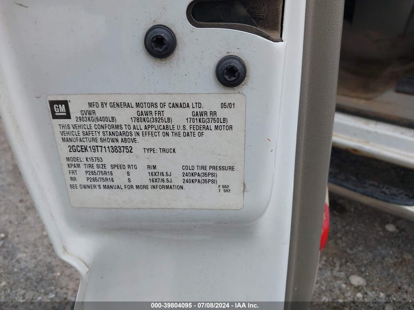 2001 Chevrolet Silverado 1500 Lt VIN: 2GCEK19T711383752 Lot: 39804095
