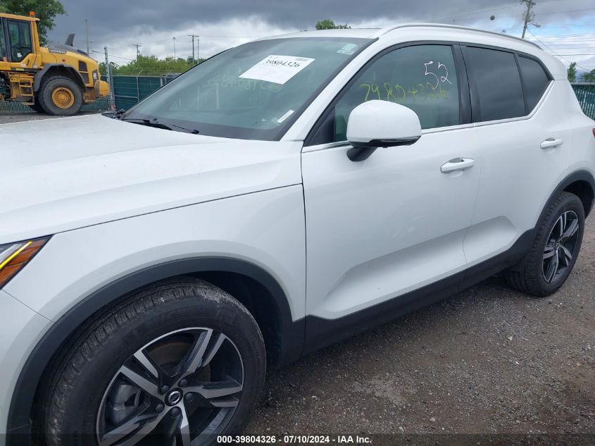 2023 Volvo Xc40 B5 Plus Bright Theme VIN: YV4L12UE9P2048023 Lot: 39804326