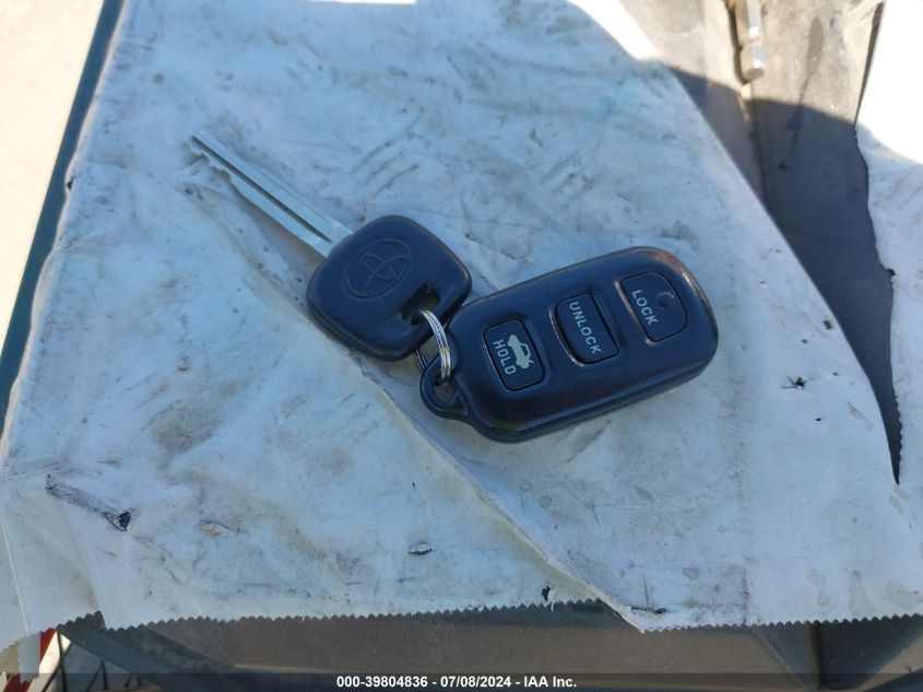 2004 Toyota Camry Le VIN: JTDBE32KX40274435 Lot: 39804836