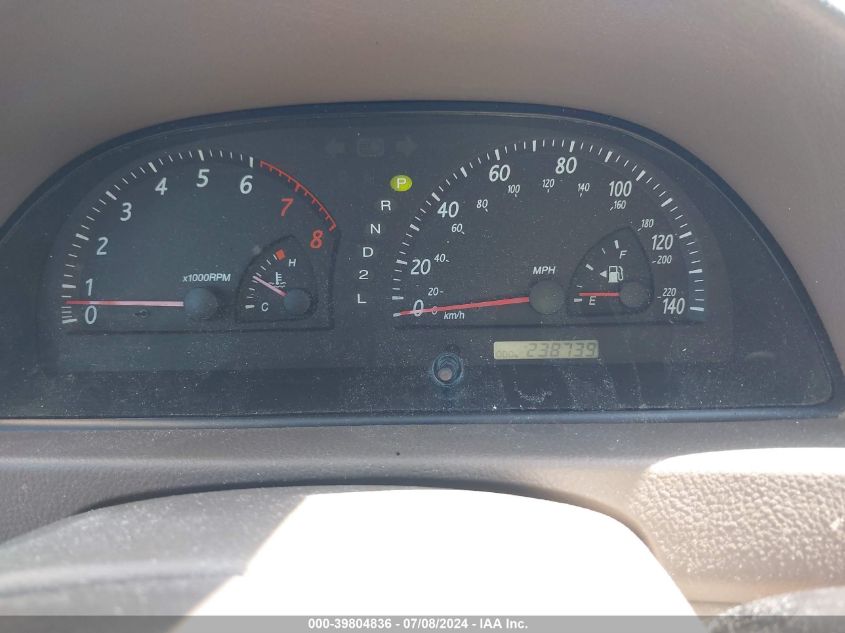 2004 Toyota Camry Le VIN: JTDBE32KX40274435 Lot: 39804836