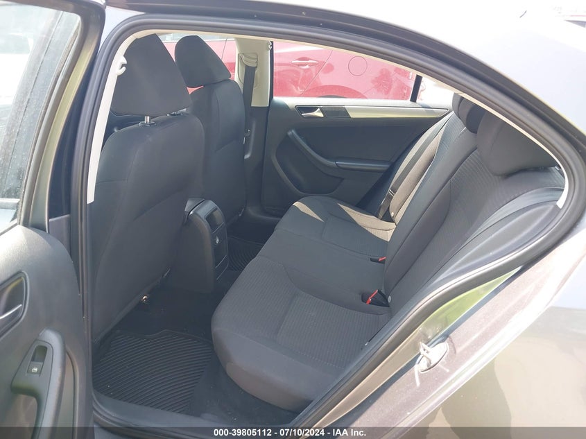 2016 VOLKSWAGEN JETTA SE - 3VWD67AJ5GM227172