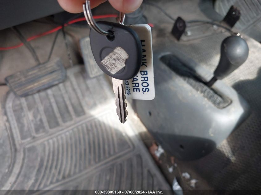 2001 Chevrolet Silverado 1500 VIN: 1GCEK14V11E157360 Lot: 39805160