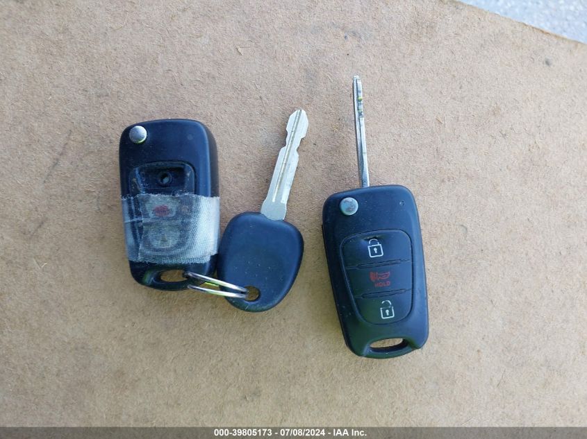 2011 Kia Soul + VIN: KNDJT2A27B7709963 Lot: 39805173