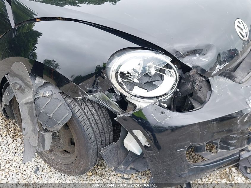 2013 Volkswagen Beetle 2.5L VIN: 3VW5X7AT0DM822266 Lot: 39805445