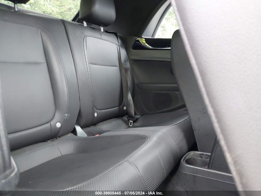 2013 Volkswagen Beetle 2.5L VIN: 3VW5X7AT0DM822266 Lot: 39805445