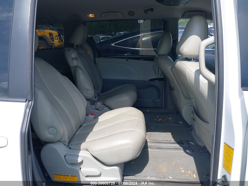 2011 Toyota Sienna Le V6 VIN: 5TDKK3DC5BS090271 Lot: 39805728