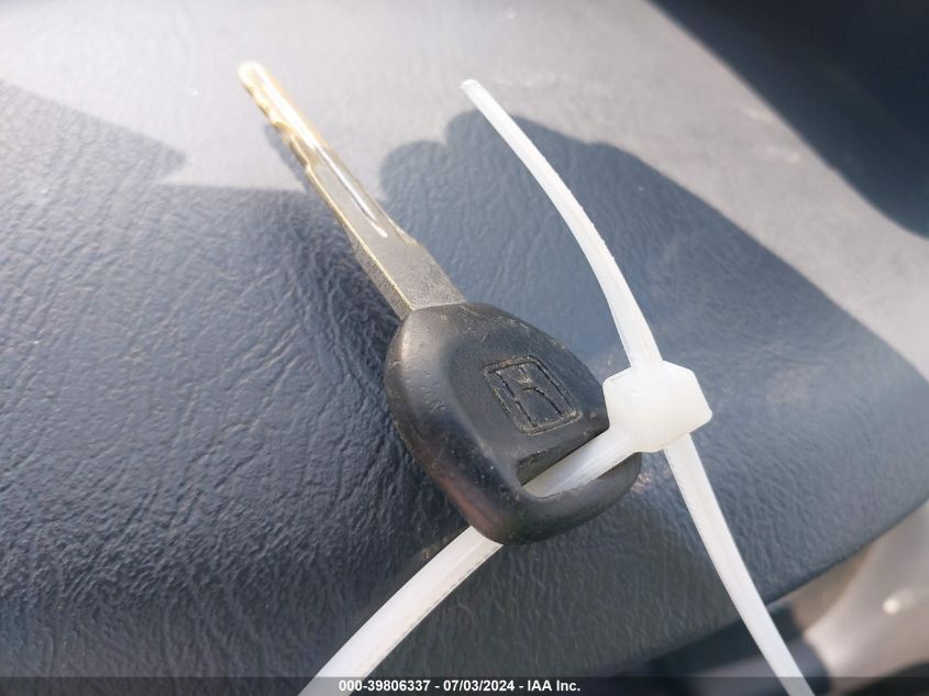 2000 Honda Cr-V Lx VIN: JHLRD2848YC017429 Lot: 39806337