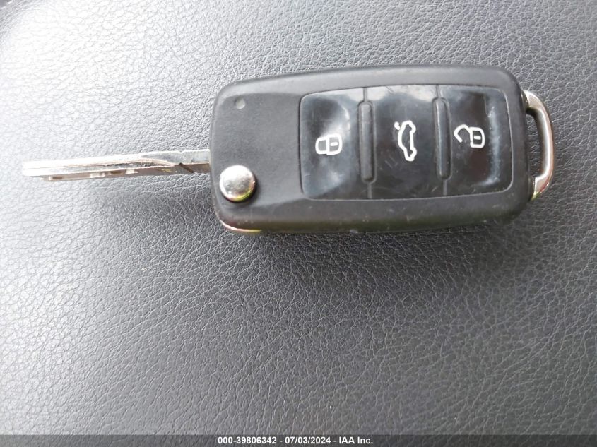 2014 Volkswagen Passat 2.0L Tdi Se VIN: 1VWBN7A3XEC023493 Lot: 39806342