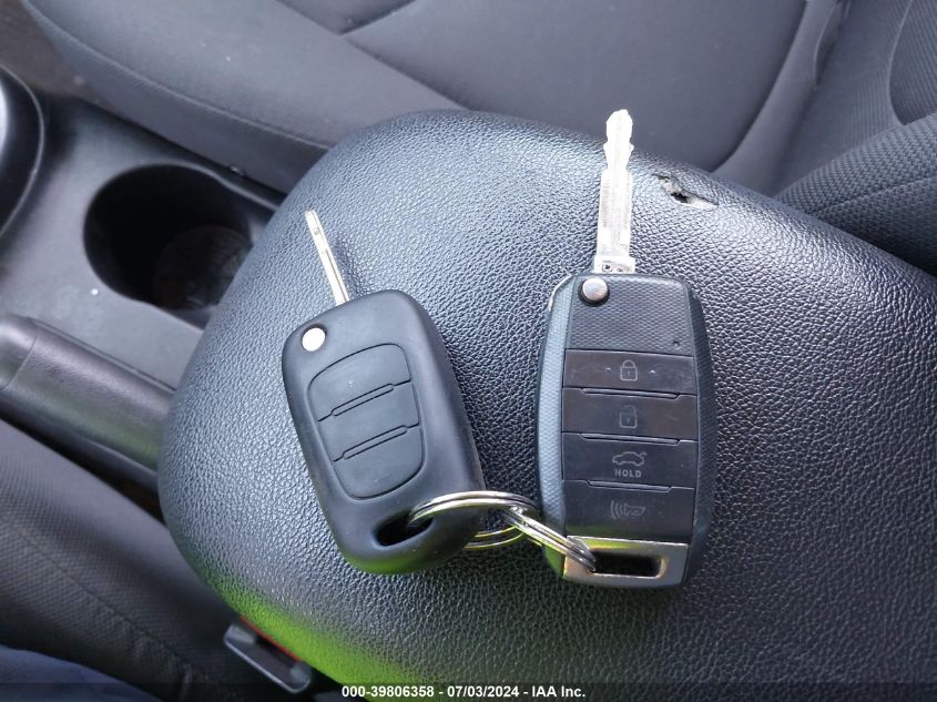 2011 Kia Soul + VIN: KNDJT2A29B7300573 Lot: 39806358