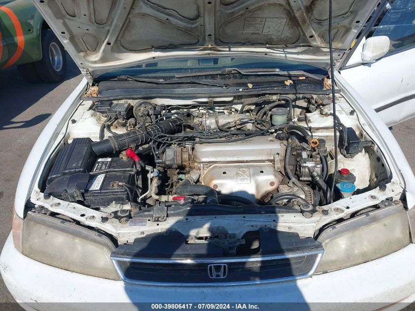 1996 Honda Accord Lx/Ex VIN: 1HGCD563XTAO10826 Lot: 39806417