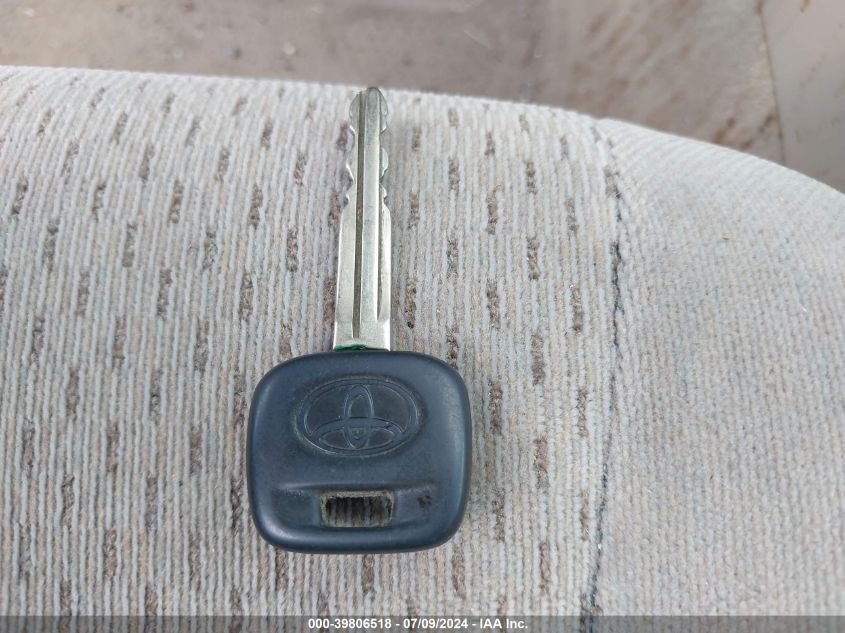 2003 Toyota Camry Le VIN: 4T1BE30K33U713528 Lot: 39806518