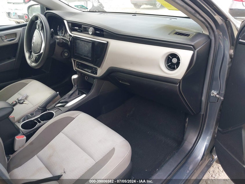 VIN 2T1BURHE4JC012242 2018 TOYOTA COROLLA LE