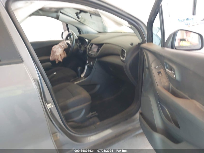 VIN 3GNCJKSBXLL183121 2020 CHEVROLET TRAX FWD LS