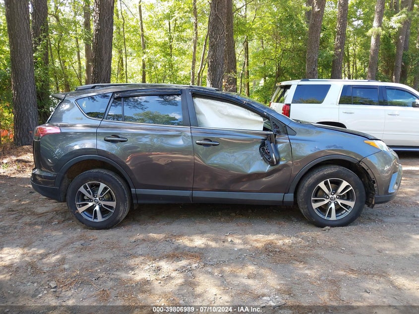 VIN JTMRFREV9JJ717250 2018 TOYOTA RAV4 XLE