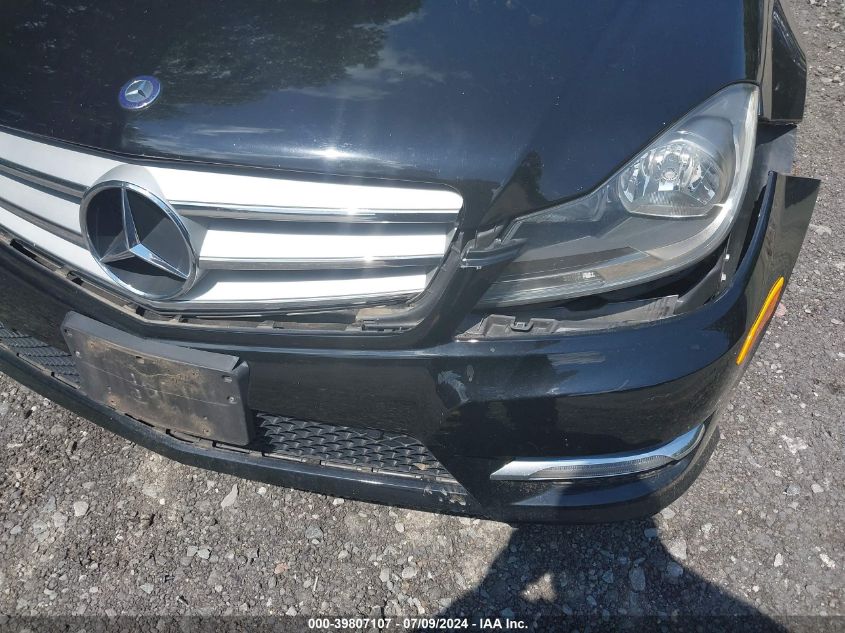 2012 Mercedes-Benz C 300 Luxury 4Matic/Sport 4Matic VIN: WDDGF8BB8CR194633 Lot: 39807107