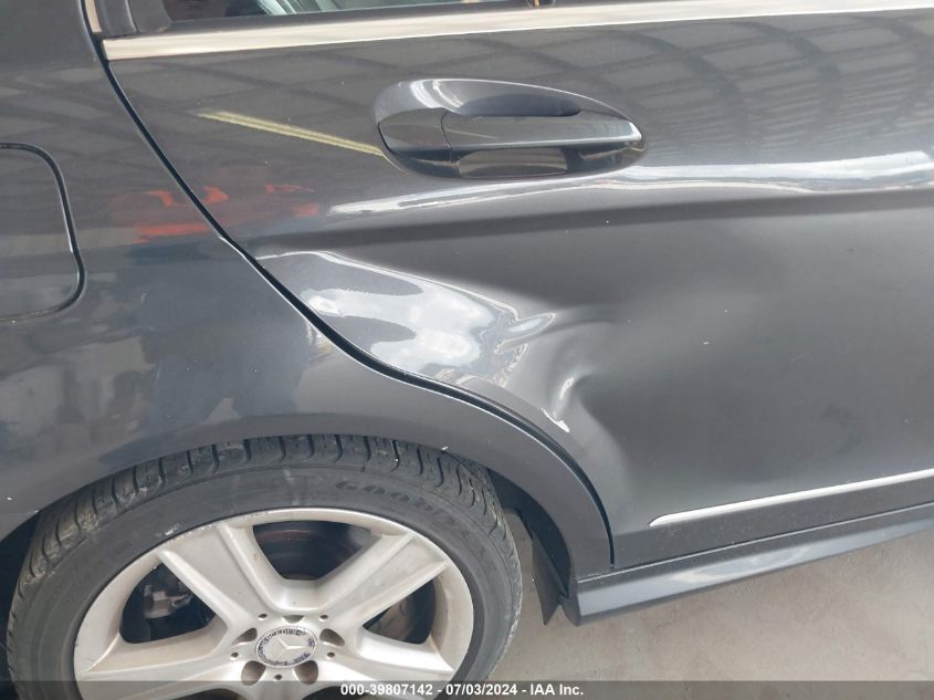 2010 Mercedes-Benz C 300 Luxury 4Matic/Sport 4Matic VIN: WDDGF8BB3AR126706 Lot: 39807142