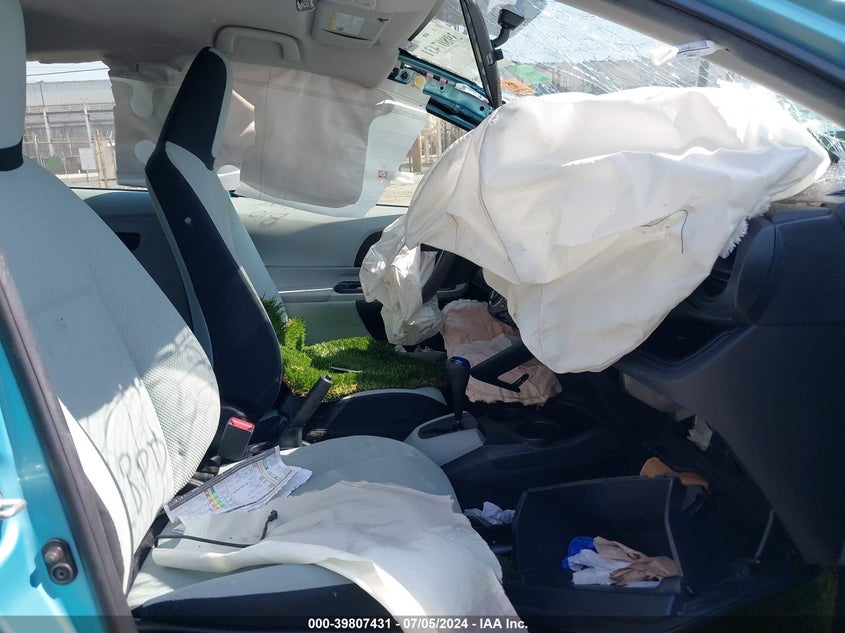 2013 Toyota Prius C VIN: JTDKDTB32D1034625 Lot: 39807431