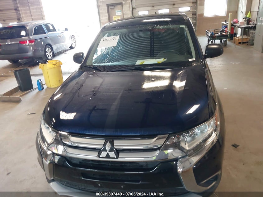 2018 Mitsubishi Outlander Es VIN: JA4AZ3A36JZ054544 Lot: 39807449