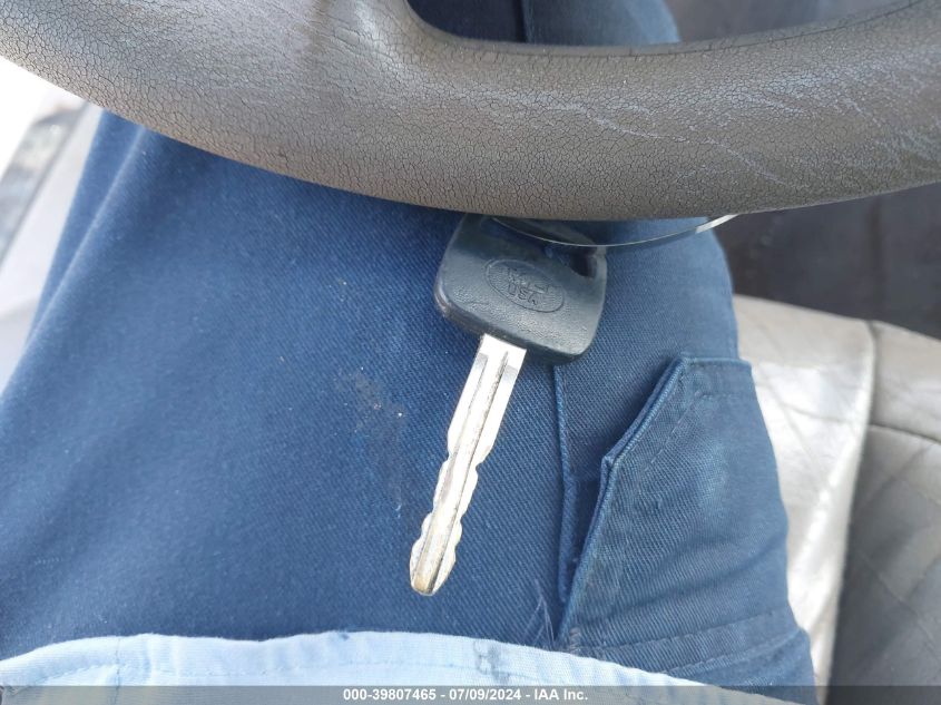 2002 Toyota Avalon Xl VIN: 4T1BF28B32U221558 Lot: 39807465