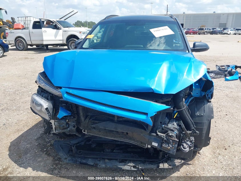 2018 HYUNDAI KONA SEL - KM8K22AA1JU096474