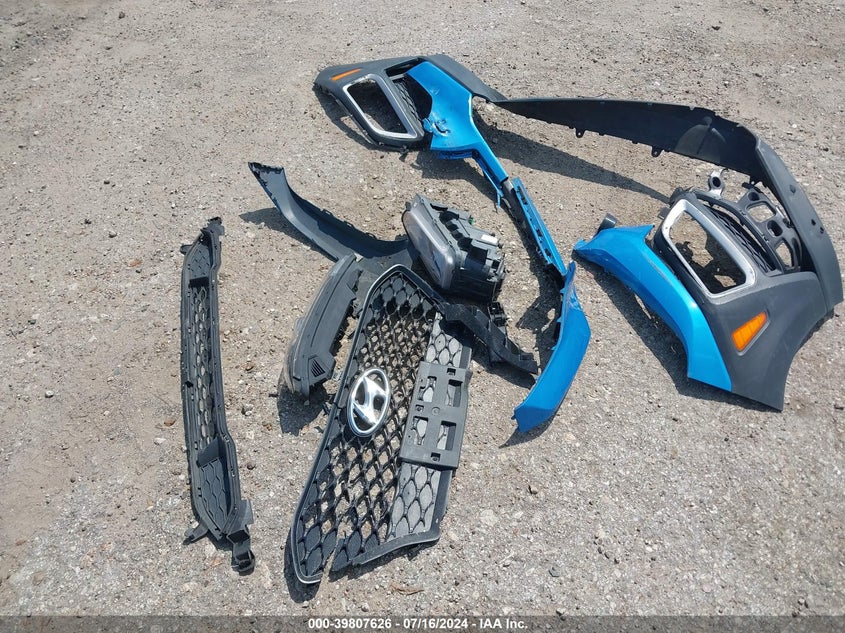 2018 HYUNDAI KONA SEL - KM8K22AA1JU096474