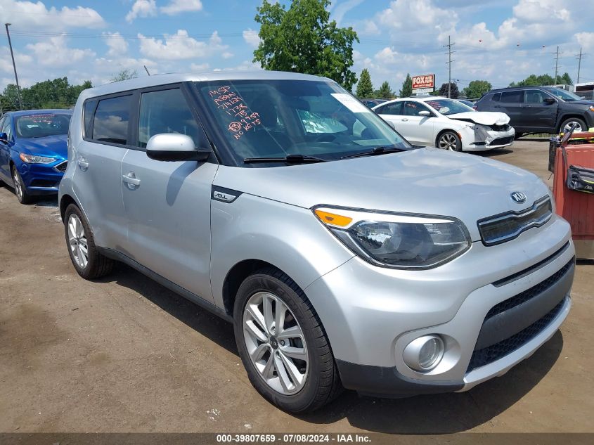 VIN KNDJP3A5XJ7611738 2018 KIA SOUL no.1