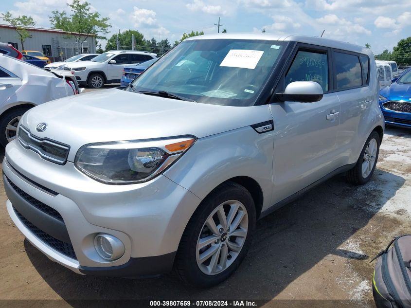 VIN KNDJP3A5XJ7611738 2018 KIA SOUL no.2