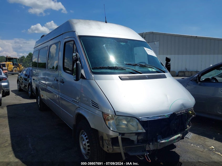 2004 Dodge Sprinter Wagon 2500 High Roof VIN: WD5PD744X45678094 Lot: 39807691