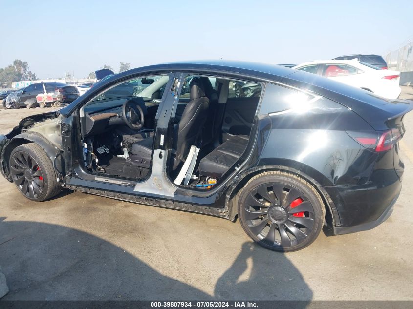 2022 Tesla Model Y Performance Dual Motor All-Wheel Drive VIN: 7SAYGDEF2NF521106 Lot: 39807934