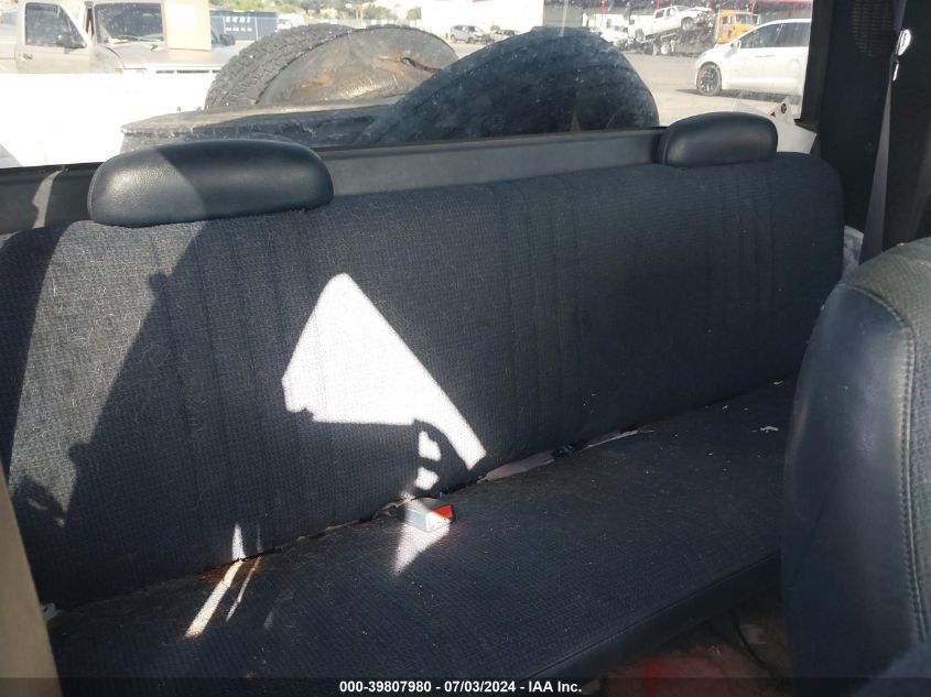 1995 Chevrolet Gmt-400 C1500 VIN: 2GCEC19K0S1257688 Lot: 39807980