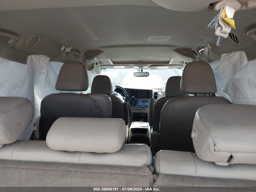 2015 Toyota Sienna Xle 8 Passenger VIN: 5TDYK3DC4FS530383 Lot: 39808191