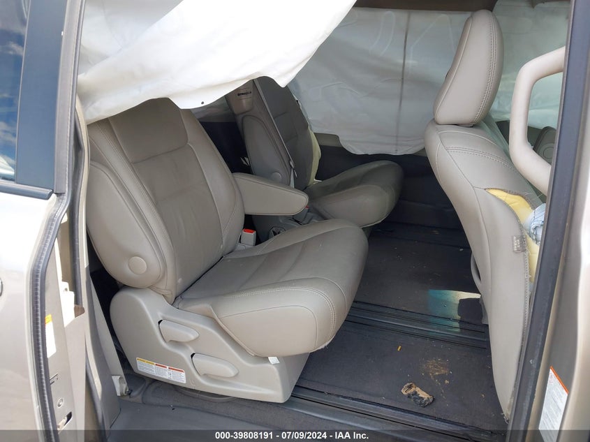 2015 Toyota Sienna Xle 8 Passenger VIN: 5TDYK3DC4FS530383 Lot: 39808191