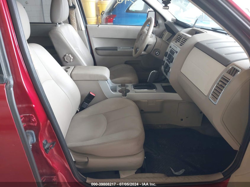 2008 Mercury Mariner Premier VIN: 4M2CU87138KJ18813 Lot: 39808217