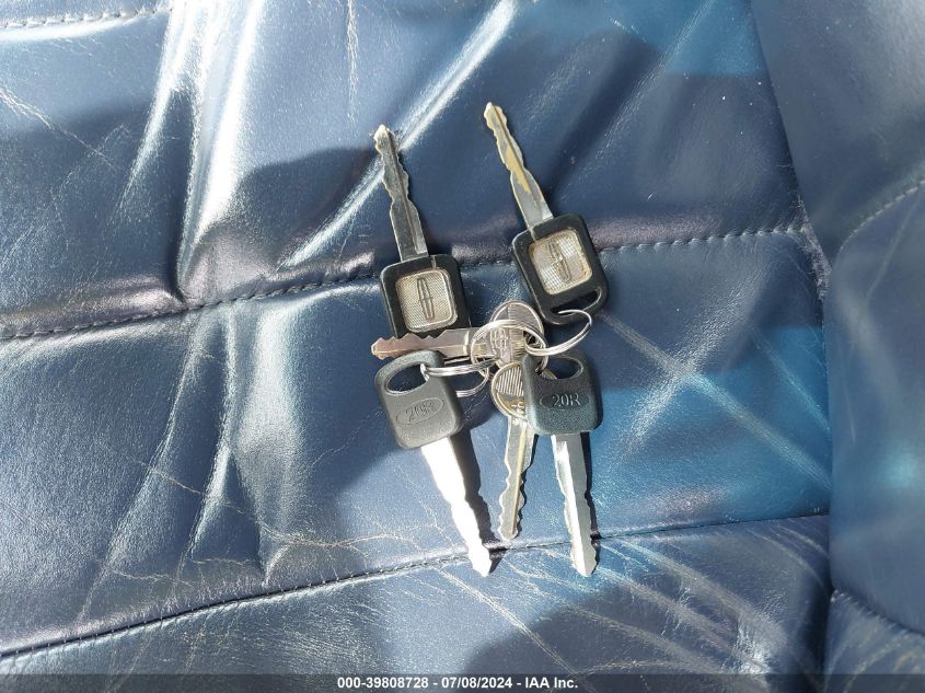 1995 Lincoln Town Car Executive VIN: 1LNLM81W9SY709982 Lot: 39808728