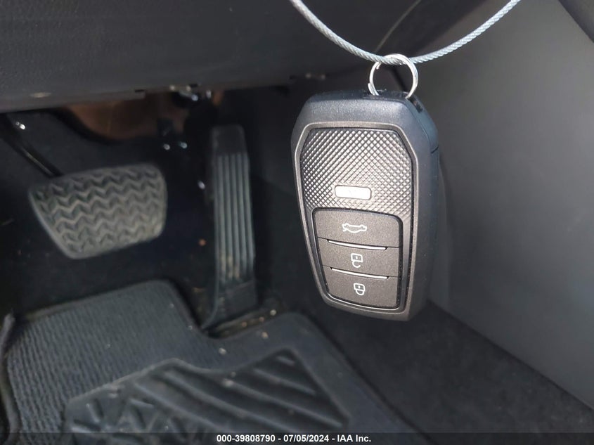 VIN 2T3W1RFV5RC260497 2024 TOYOTA RAV4 XLE