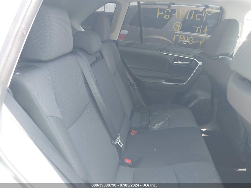 VIN 2T3W1RFV5RC260497 2024 TOYOTA RAV4 XLE