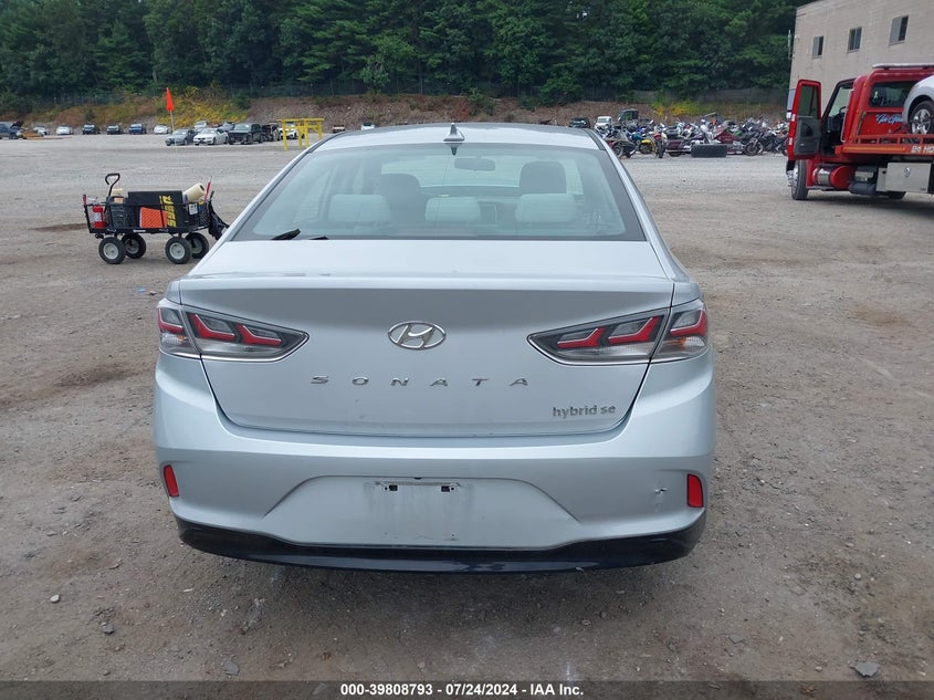 2019 Hyundai Sonata Hybrid Se VIN: KMHE24L39KA090593 Lot: 39808793
