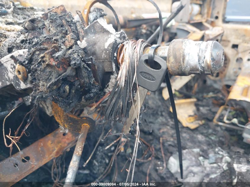 2001 Ford F-350 Lariat/Xl/Xlt VIN: 1FTSX31F21ED49447 Lot: 39809084