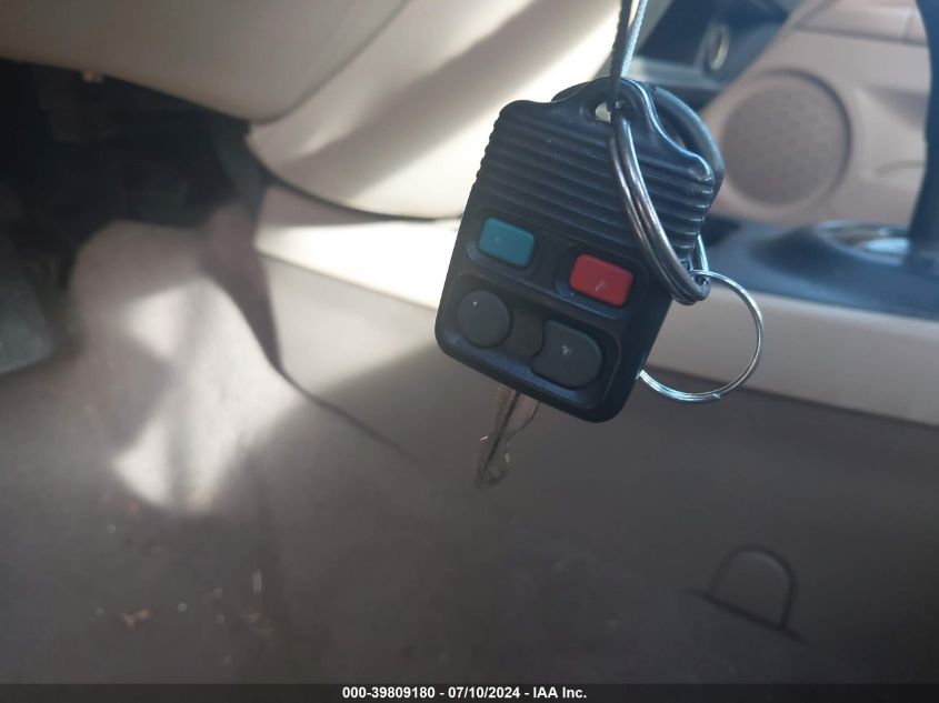 2000 Ford Taurus Sel VIN: 1FAFP56S9YA231051 Lot: 39809180