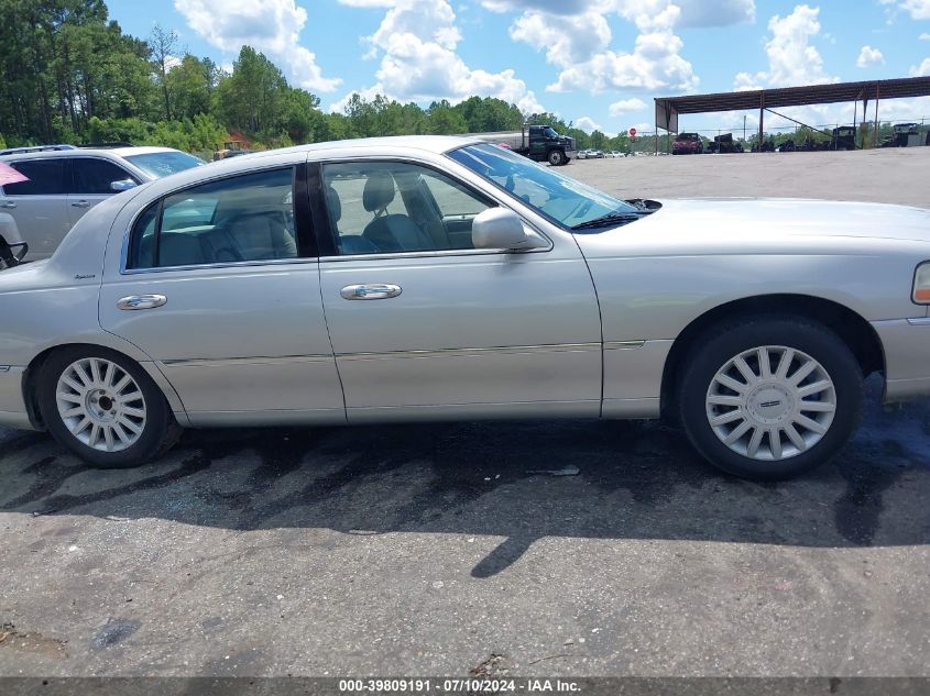 2005 Lincoln Town Car Signature VIN: 1LNHM81W95Y607866 Lot: 39809191