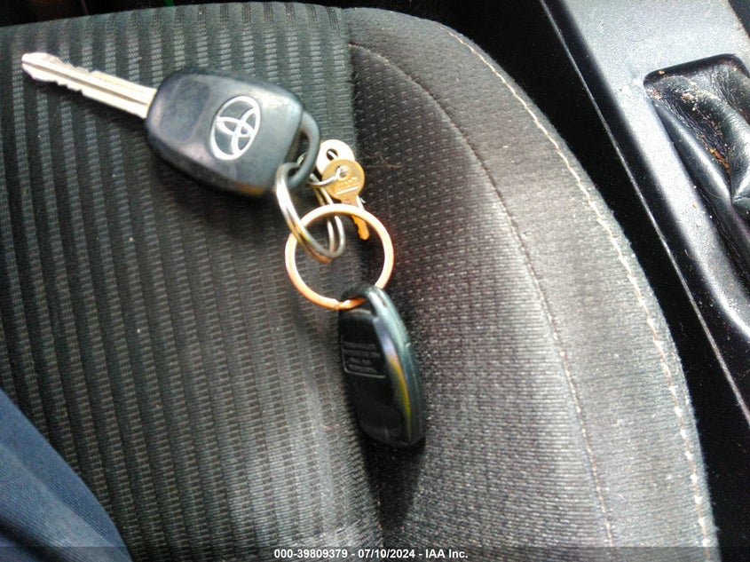 2014 TOYOTA RAV4 XLE - JTMRFREV5ED074240